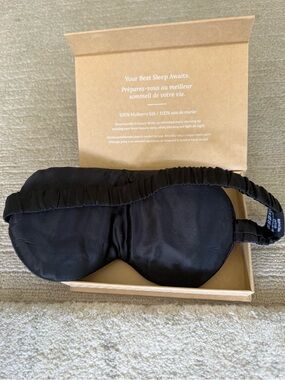 NWT - silk & snow Silk Sleep Mask - BLACK